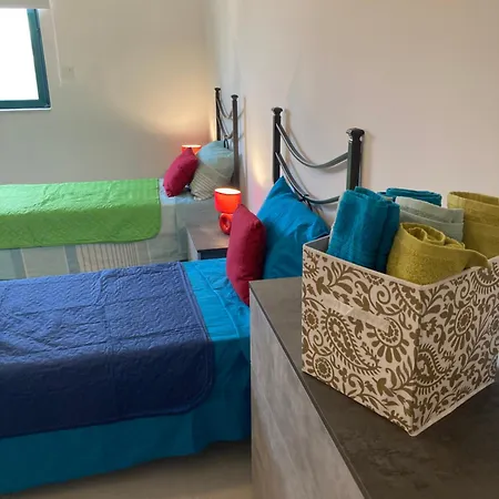 شقة Family & Friends Modern سليمة