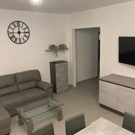 Apartment Family & Friends Modern