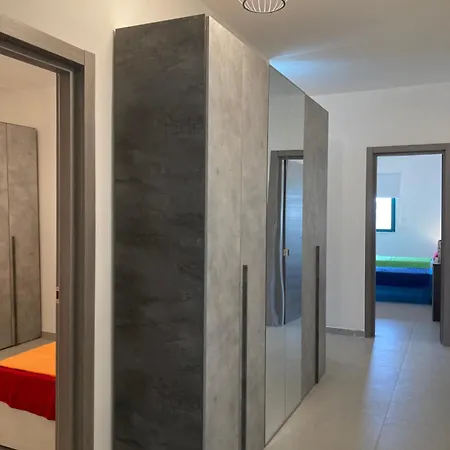 Family & Friends Modern