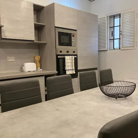 Apartment Family & Friends Modern