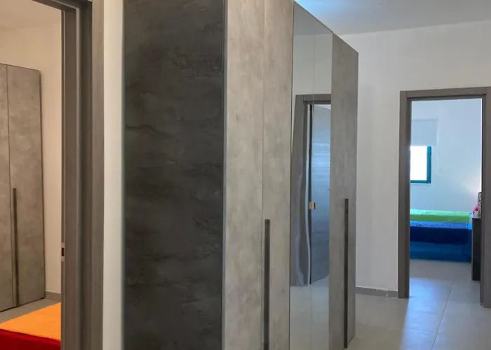 Family & Friends Modern