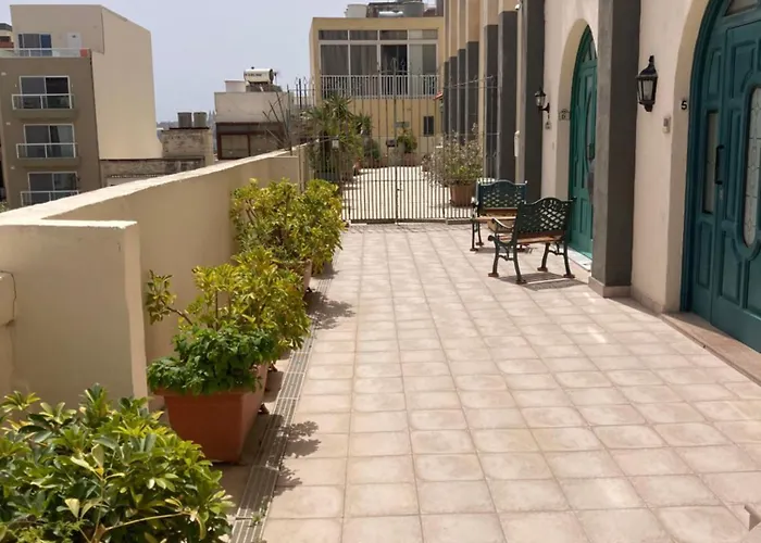 Family & Friends Modern